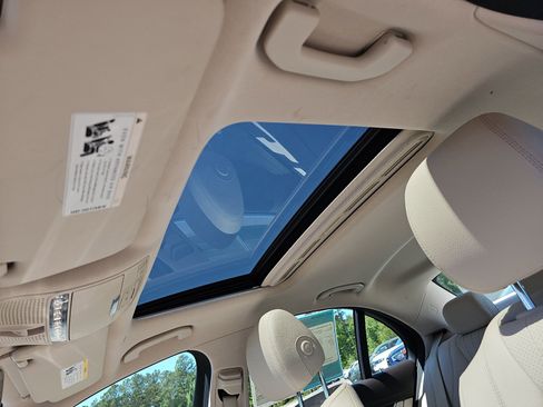 Used 2017 Mercedes-Benz E 300 image 31