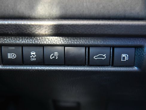 Used 2025 Toyota Camry LE FWD image 35