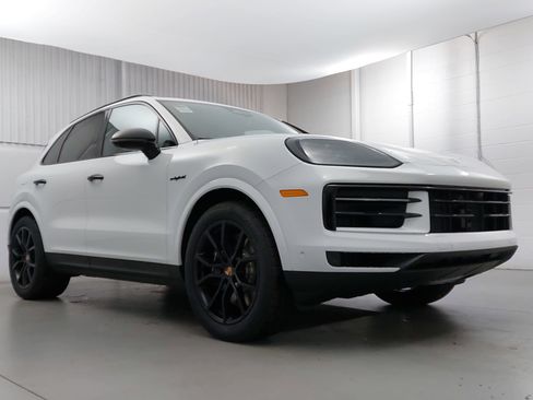 New 2026 Porsche Cayenne E-Hybrid image 9