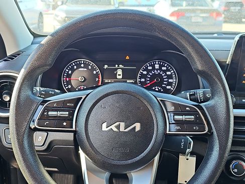Used 2023 Kia Forte LXS w/ LXS Technology Package image 18