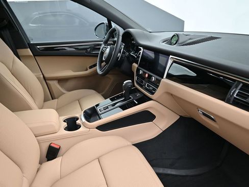 Used 2026 Porsche Macan AWD/4WD image 14