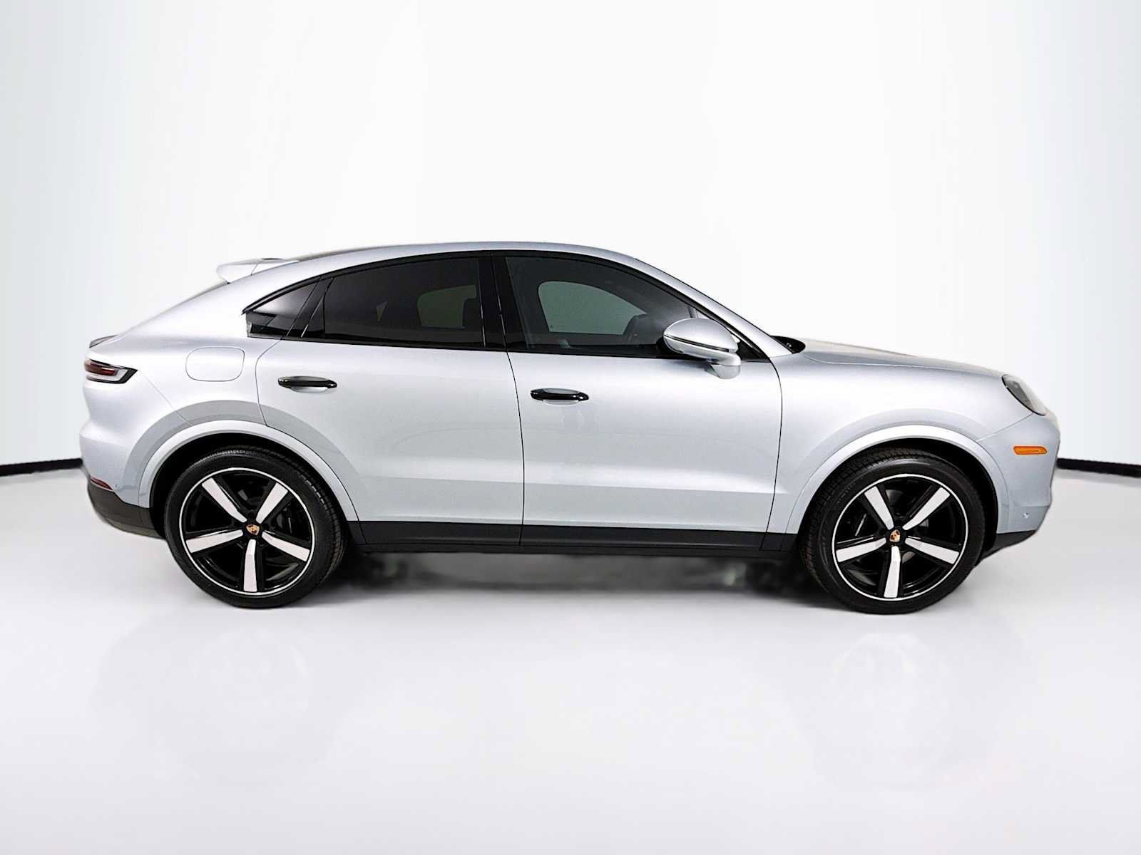 Certified 2026 Porsche Cayenne Coupe AWD/4WD image 8