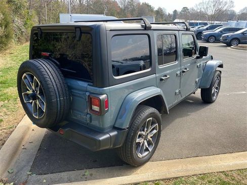 Used 2024 Jeep Wrangler Unlimited image 33