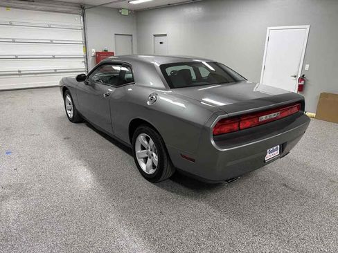 Used 2011 Dodge Challenger image 5