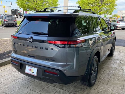 Used 2023 Nissan Pathfinder SV w/ Black Appearance Package image 7