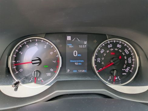 Used 2022 Toyota RAV4 LE image 20