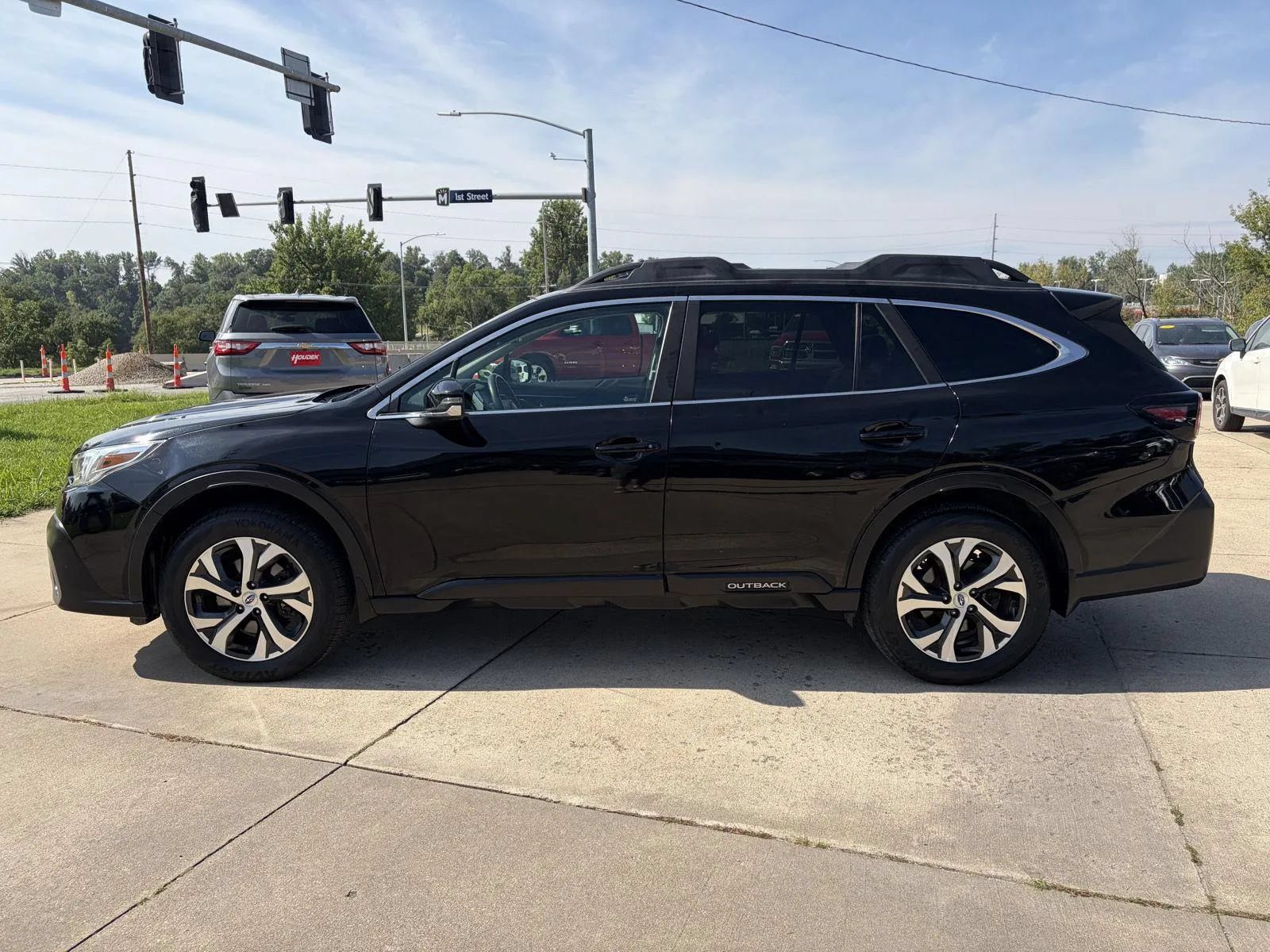 Used 2020 Subaru Outback Limited w/ Popular Package #2 AWD/4WD image 5