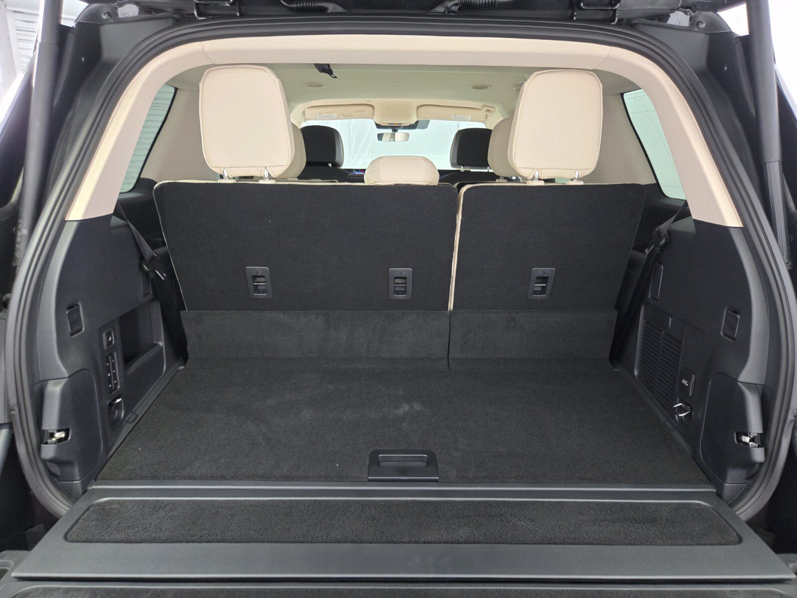 New 2027 Lincoln Navigator Premiere AWD/4WD image 17