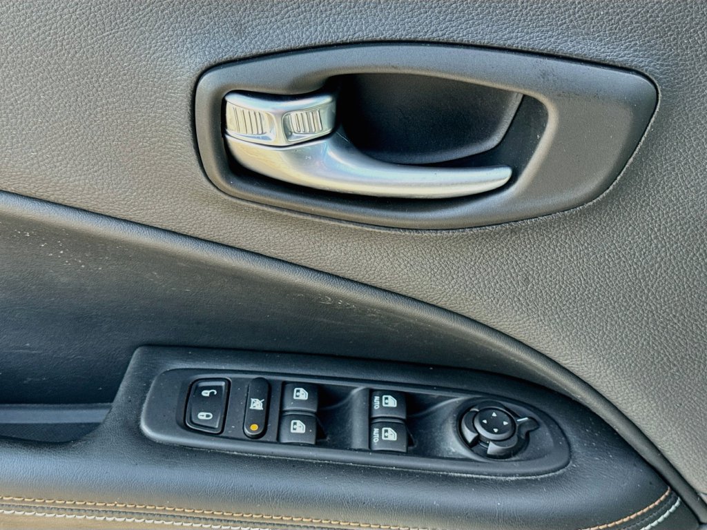 Used 2020 Jeep Compass Latitude w/ Popular Equipment Group FWD image 21