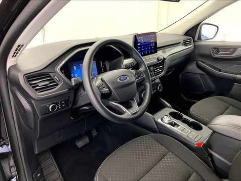 Used 2025 Ford Escape Active AWD/4WD image 4