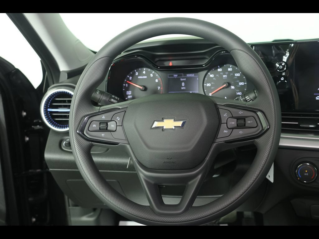 New 2026 Chevrolet Trax LS w/ LS Convenience Package FWD image 21