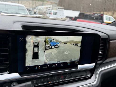 Used 2024 Chevrolet Silverado 3500 High Country w/ High Country Premium Package image 69