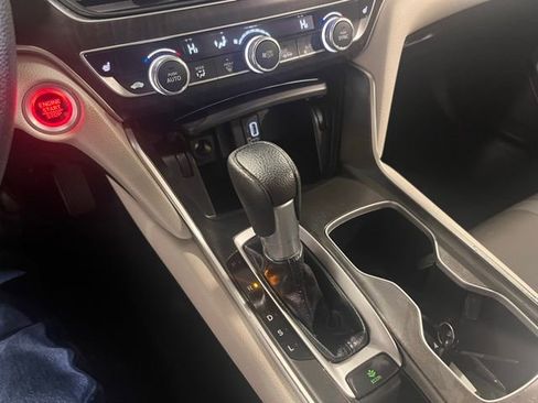 Used 2018 Honda Accord EX image 29