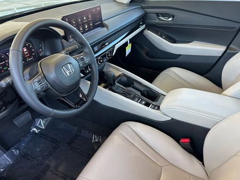 Used 2025 Honda Accord EX-L image 9