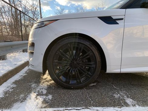 New 2026 Land Rover Range Rover Sport Dynamic SE image 9
