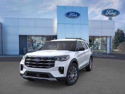 New 2025 Ford Explorer Active w/ Active Comfort Package image 2