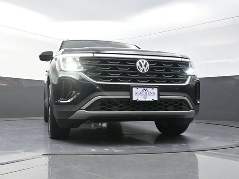 Used 2026 Volkswagen Atlas Cross Sport SE AWD/4WD image 25