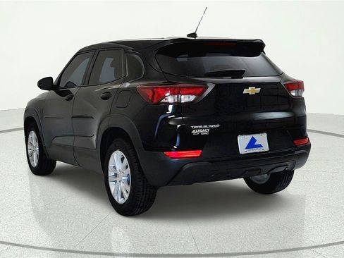 Used 2022 Chevrolet TrailBlazer LS FWD image 5