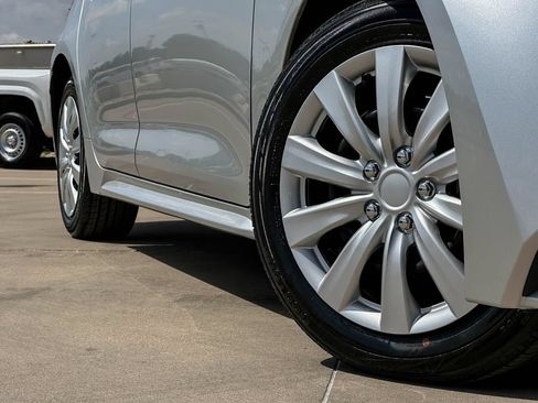 Used 2025 Toyota Corolla LE FWD image 9