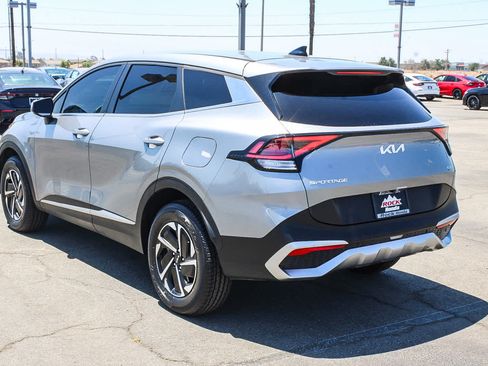 Used 2023 Kia Sportage LX AWD/4WD image 8