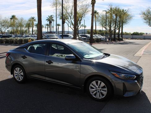 Used 2024 Nissan Sentra S image 7