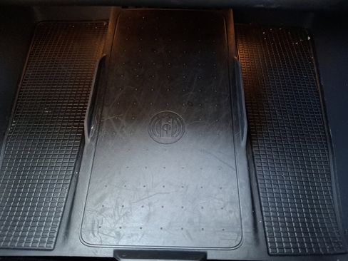 Used 2023 Volvo XC40 B5 Plus w/ Driver Assist Package image 26