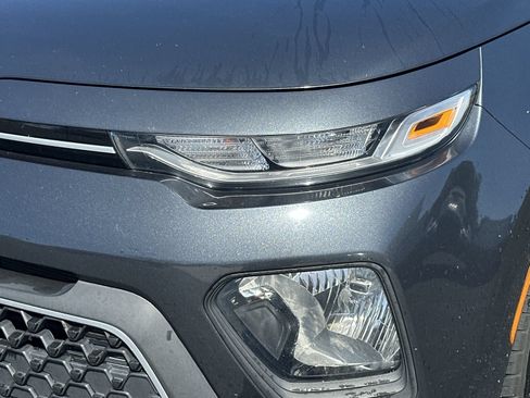 Used 2020 Kia Soul LX FWD image 11