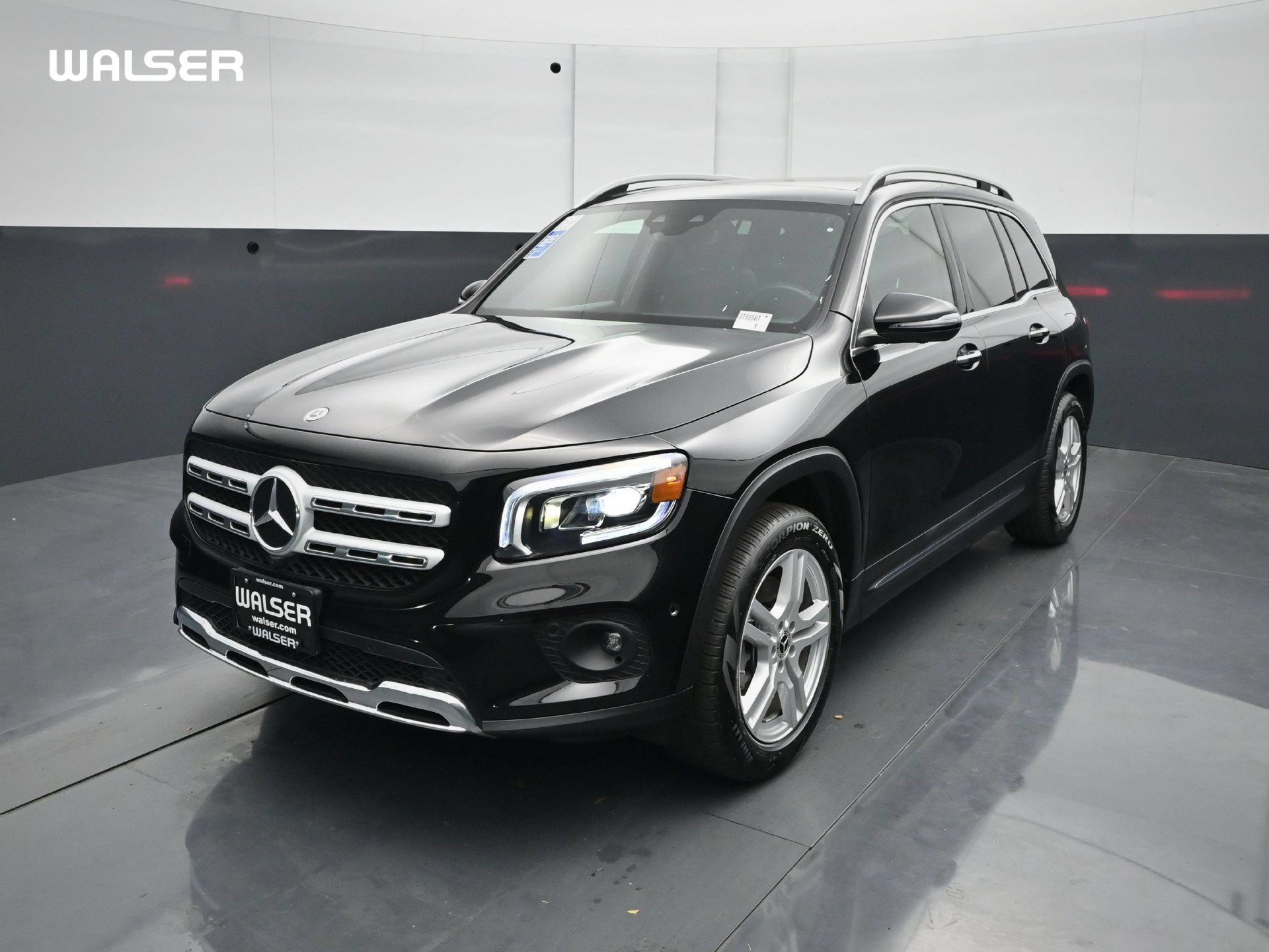 Used 2023 Mercedes-Benz GLB 250 4MATIC image 1