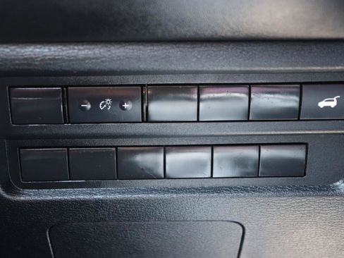Used 2024 Mitsubishi Outlander AWD image 47