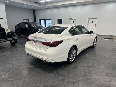 Used 2018 INFINITI Q50 Luxe w/ Essential Package (3.0T Luxe) image 7