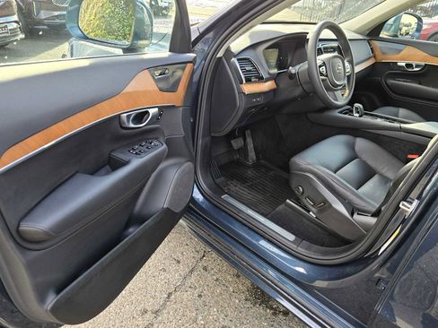 Certified 2024 Volvo XC90 T8 Plus w/ Protection Package Premier image 21