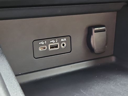 Certified 2022 Nissan Sentra SR w/ Electronics Package image 21