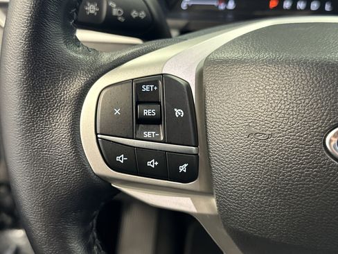 Certified 2022 Ford Explorer XLT w/ Equipment Group 202A image 36