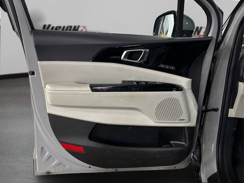 Certified 2024 Kia Carnival SX Prestige image 24