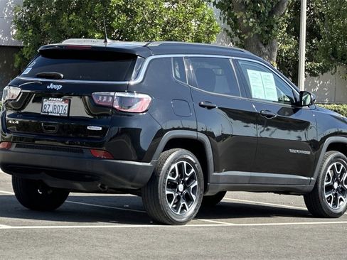 Used 2022 Jeep Compass Latitude image 4