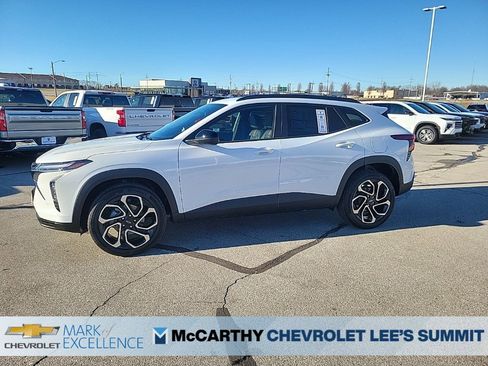 New 2026 Chevrolet Trax RS w/ Sunroof Package image 4