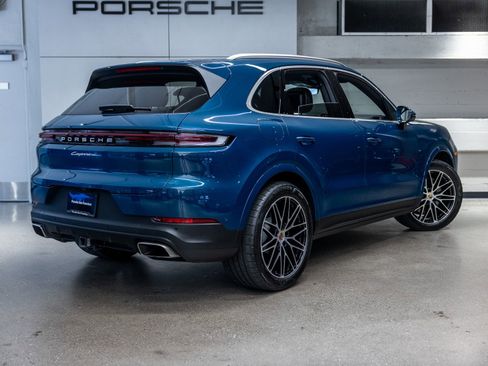 Certified 2025 Porsche Cayenne AWD/4WD image 8