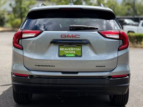 Used 2024 GMC Terrain SLE w/ Elevation Edition AWD/4WD image 4