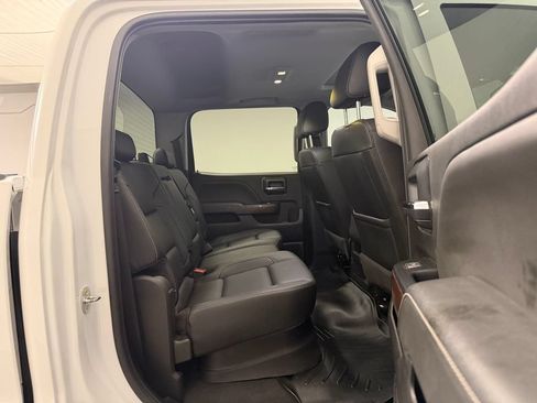 Used 2019 GMC Sierra 2500 SLT w/ Suspension Package, Off-Road AWD/4WD image 29