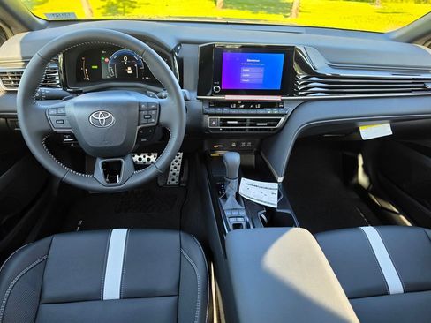 New 2026 Toyota Camry SE FWD image 25