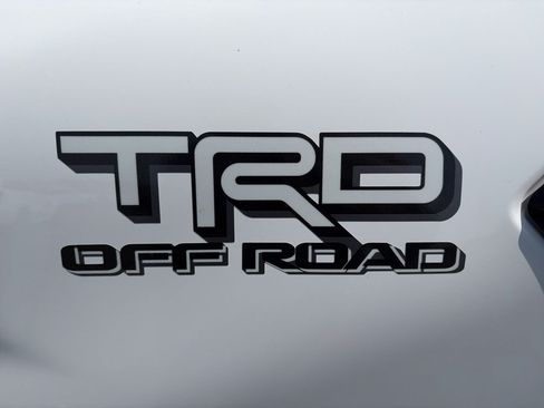 Used 2025 Toyota Tacoma TRD Off-Road AWD/4WD image 19