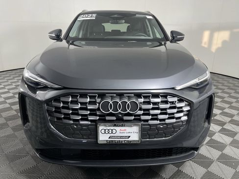 Used 2025 Audi Q5 Premium Plus w/ Premium Plus image 2