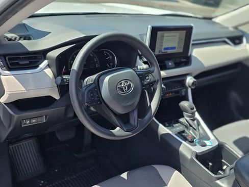 Used 2024 Toyota RAV4 XLE FWD image 21
