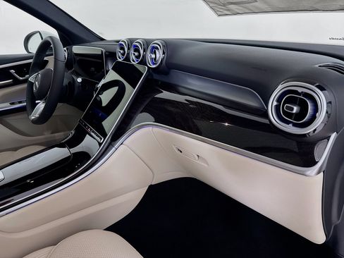 New 2026 Mercedes-Benz GLC 300 4MATIC image 32