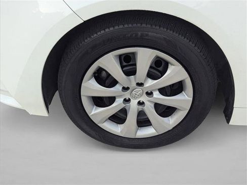 Used 2023 Toyota Corolla LE FWD image 4