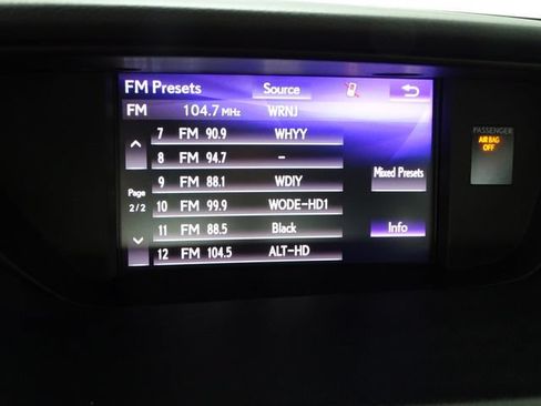 Used 2018 Lexus ES 300h FWD image 17
