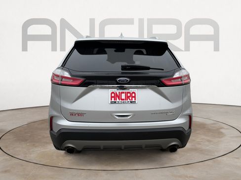 Used 2019 Ford Edge Titanium FWD image 11