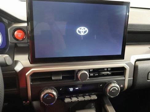 Used 2024 Toyota Tacoma TRD Sport AWD/4WD image 19
