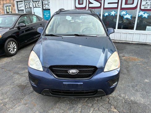 Used 2008 Kia Rondo LX w/ Convenience Pkg image 4
