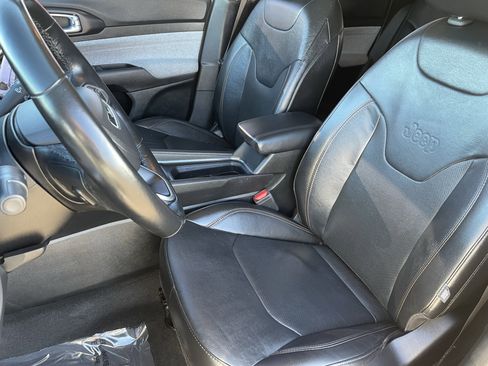 Used 2022 Jeep Compass Latitude image 19